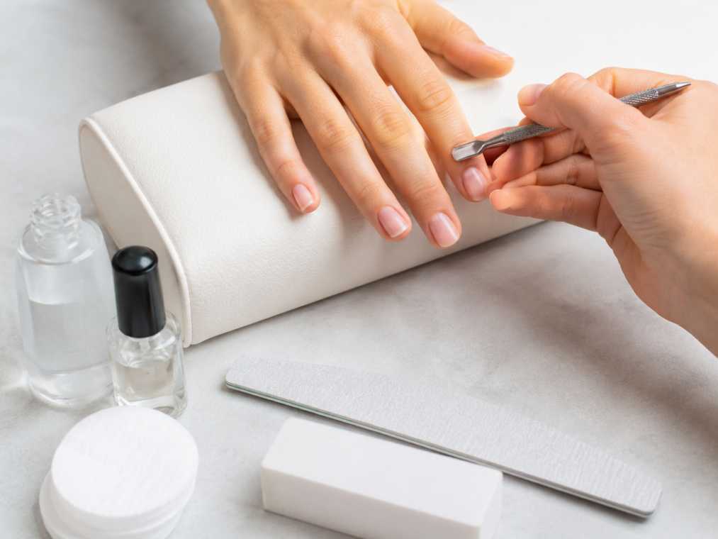 Basic Acrylic Nail Supplies You May Need Separately