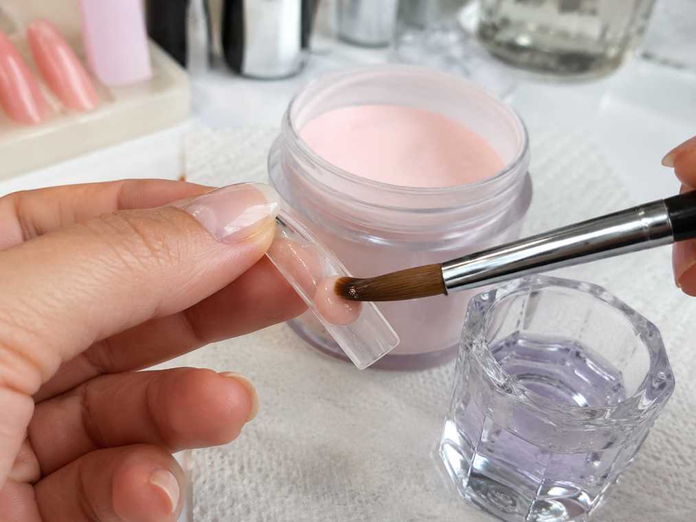How to Use an Acrylic Nail Kit for Beginners